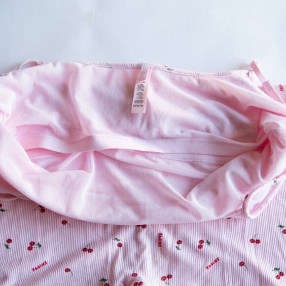 SKIMS SOFT LOUNGE SCOOP ONEPIECE PINK CHERRY BLOSSOM PRINT / 2X W/Built in bra - Picture 5 of 6